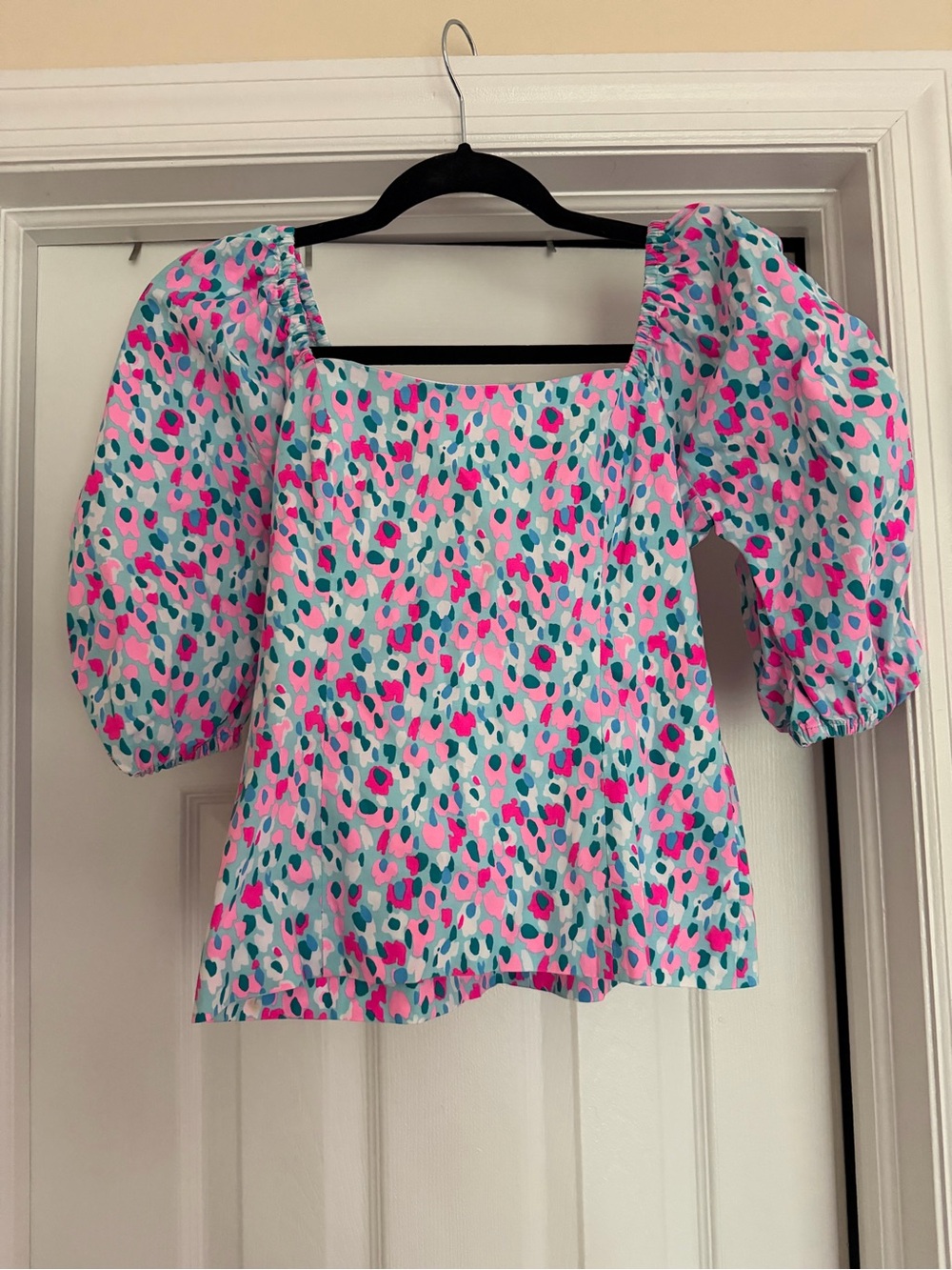 Square-Neck Puff Sleeve Top in Pink & Teal